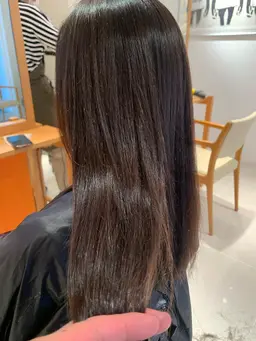 髪質改善ストレート柔らかい質感の縮毛矯正＋クイックトリートメント　シャンプーブロー込み