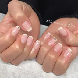 【オフ込】ハンドネイル✨フレンチネイル(2色まで可) 他店オフの場合＋500円