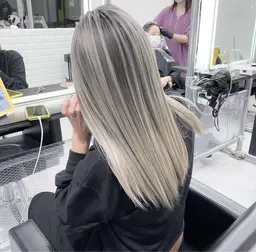 バレイヤージュ、グラデーションカラー+クイックトリートメント