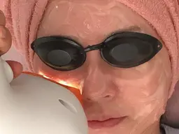 【フォトセラピー✨】肌トラブルやニキビケアに◎人気のフォトセラピーがお手軽に受けれます✨👌