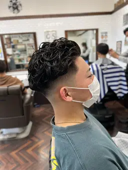 オールバックパーマ