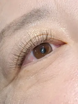 まつ毛エクステンション