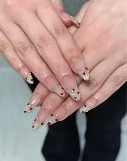 シンプルデザイン【フレンチorカラーグラデーション】【ベースあり】【片手ずつ2本アート】【オフ無料】最終受付22時🧸