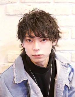 2月平日限定モニター　カット&パーマ（S.B込み）。男性・女性18歳​〜​24歳限定。