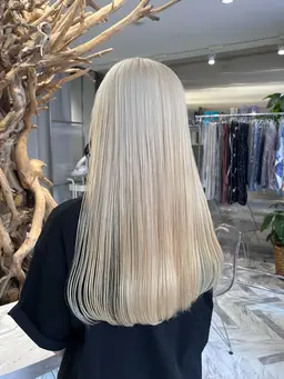 【トレンドハイトーン】ケアブリーチ2回＋ワンカラー🤍（ケアトリートメント付き）