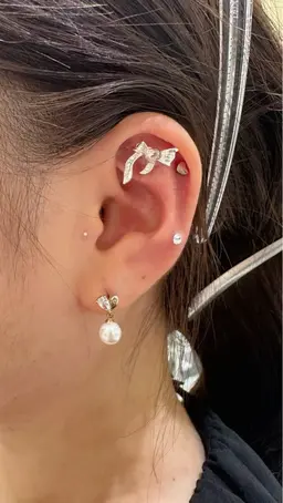 🫧爽快‼︎15分炭酸ヘッドスパ🫧+💎耳ツボジュエリー両耳6粒💎