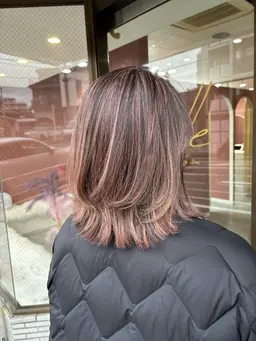白髪ぼかしハイライト➕オンカラー➕カット　(土日祝＋¥2,000)