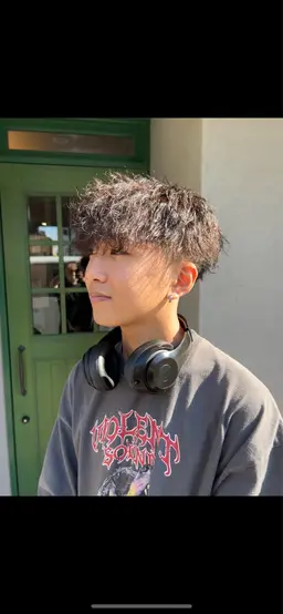 カット+ツイストスパイラルor波巻きパーマ