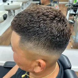 🈹ミニモ特別割引🈹流行りの濡れパン✨(アイロンパーマ・パンチパーマ)⚠カット別料金