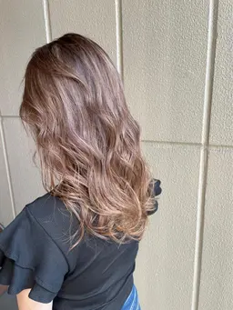 【🫶U-20/初めてのブリーチの方限定🎊】垢抜けブリーチ+カラー＋4stepトリートメント🎊