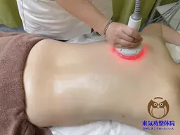 気になるお腹や太ももなど♪キャビ+ラジオ波+吸い上げ+EMS 100分　￥7980