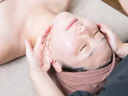 韓国式🇰🇷💞小顔矯正【コルギ】　(デコルテから上)