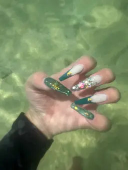 『オフなし』☆チップ長さ出し&ラメグラ※すぐ予約不可