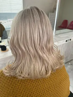 トリプルカラー👼🏻🪽+ケアブリーチ🤍