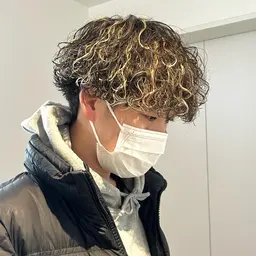 🌟メンズカット🌟＋⚡️ハイライト⚡️＋🌀パーマ🌀