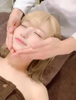 【悩んだ方必見】小顔矯正×フェイシャルエステ💆‍♀️