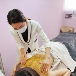 背中のニキビやお悩みに!背中ハーブピーリング🌿