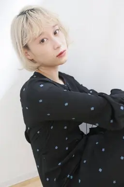 Wカラー(ブリーチオンカラー) 9900円