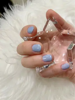 ワンカラーネイル💅+耳ツボ👂 耳ツボジュエリーとネイルでオシャレ度アップ!