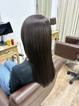 カット+髪質改善　朝のセットや、癖を伸ばして落ち着いた髪に✨