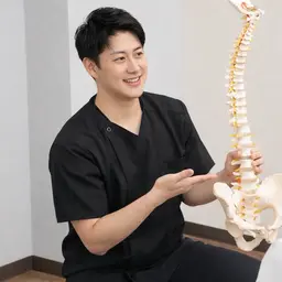 無料【姿勢診断】自分の姿勢の状態を知って頂く診断です！※別途500円で【美姿勢矯正コース】もご案内可能です。