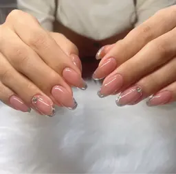 ガラスフレンチ💅✨※オフ&ケア込み