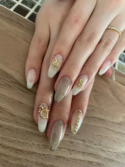 ハンドネイル 〜デザイン持ち込み〜 (オフなし)※チップは+3000円頂きます。