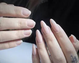 【スカルプ】長さ出し+ジェルワンカラー、ラメグラデーション \11500→\9500「しっかりケア+美フォルム込」