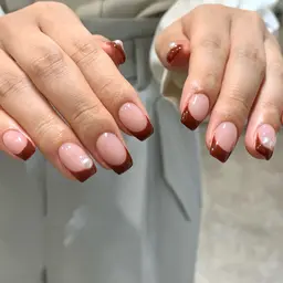 当日予約OK🤲🏻フレンチネイル💅ベースカラーなし✨初回オフ無料