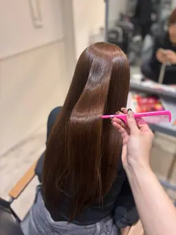 🎀縮毛矯正＋カット[梅雨の時期大活躍☔️⭐️]