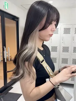 イヤリングカラー（ブリーチ込み）+全体カラー+トリートメント【ホワイトグレージュ・ミルクティーベージュ)】　暖色◎寒色◎