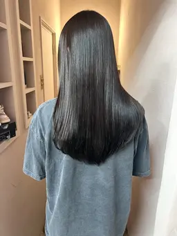 【人気𝐍𝐨.𝟐 🥈✨】カット＋酸性ストレート（ケア縮毛）＋トリートメント￥25300 →￥18900