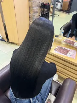 「就活生必見‼️」ミニモ学割‼︎黒染めを使わないブリーチで剥せる黒染め❗️💫✨