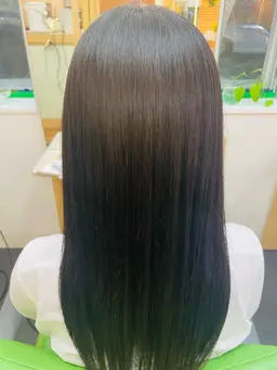 ストレート、縮毛矯正【カット込み💇‍♀️】（部分ストレートも出来ます）※料金設定は全体ストレートの金額です