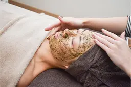 ミニモ限定‼️次世代ハーブピーリング🌿REVI 陶肌トリートメント 再生因子パックお仕上げ