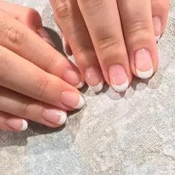 フレンチネイル（ハンド・オフあり)
