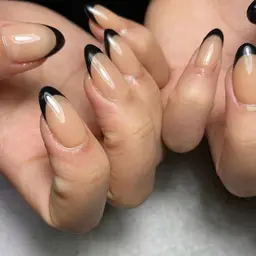 🖤💅🏽【Hand】フレンチネイル