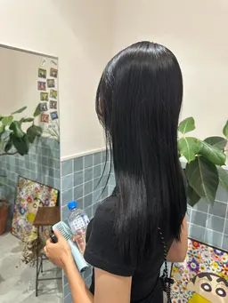 黒染めワンカラー🐈⬛➕Aujuaプチトリートメント😳🩷