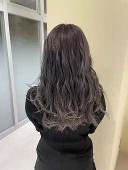 \⛄️ダメージ90%カット✨🎄/ケアブリーチ+艶カラー+内部補修トリートメント🎄🧊