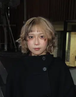 🎨デザインカラー[なんでも]🎨+トリートメント　(ブリーチ一回込み)