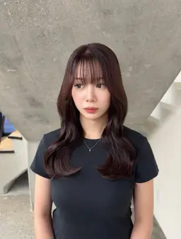 秋だけでなく冬にも大人気の赤系カラー🎀❤️