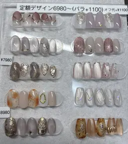 【初回ジェルオフ無料】トレンドデザイン✨定額ネイル7700​〜​9900→🉐6980​〜​8980💅300色から選べる