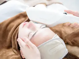 エステ以上【美療顔脱毛】エステ唯一驚異の抜け！同時にくすみ、毛穴ケアで美肌