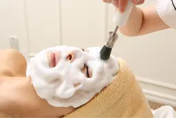 ✴️毛穴ケア専門コース＆イオン導入（お顔）　もう毛穴テープはやめて⚡️   エレクトロブラシで毛穴クリーンと毛穴引き締め