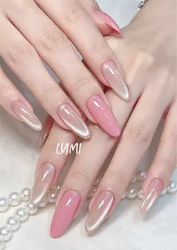 長さだし、バイカラーネイル