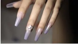 【スカルプ】長さ出し+ジェルフレンチ、カラーグラデーション ¥13000→¥11000「しっかりケア+美フォルム込」