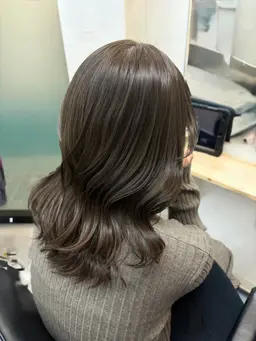 《🌸卒業生限定🌸》ブリーチなしでも透明感◎ トレンドカラー＋カット＋うるつや保湿トリートメント💖