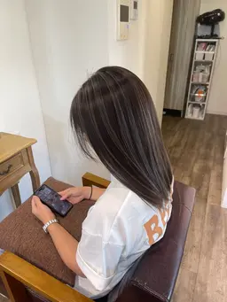 【23歳以下限定】カット＋ワンブリーチカラー22,000→16,500  ハイライト・バレイヤージュもやりたい放題！