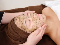 【話題沸騰】REVIハーブピーリング🌿‬紫外線ダメージ美白ケアコース♡今だけ生酵素プレゼント🎁