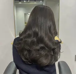 【ご新規様限定価格】🎀透明感ケアカラー+TOKIOトリートメント🎀レイヤー/ボブ/オリーブベージュ/グレージュ…ex